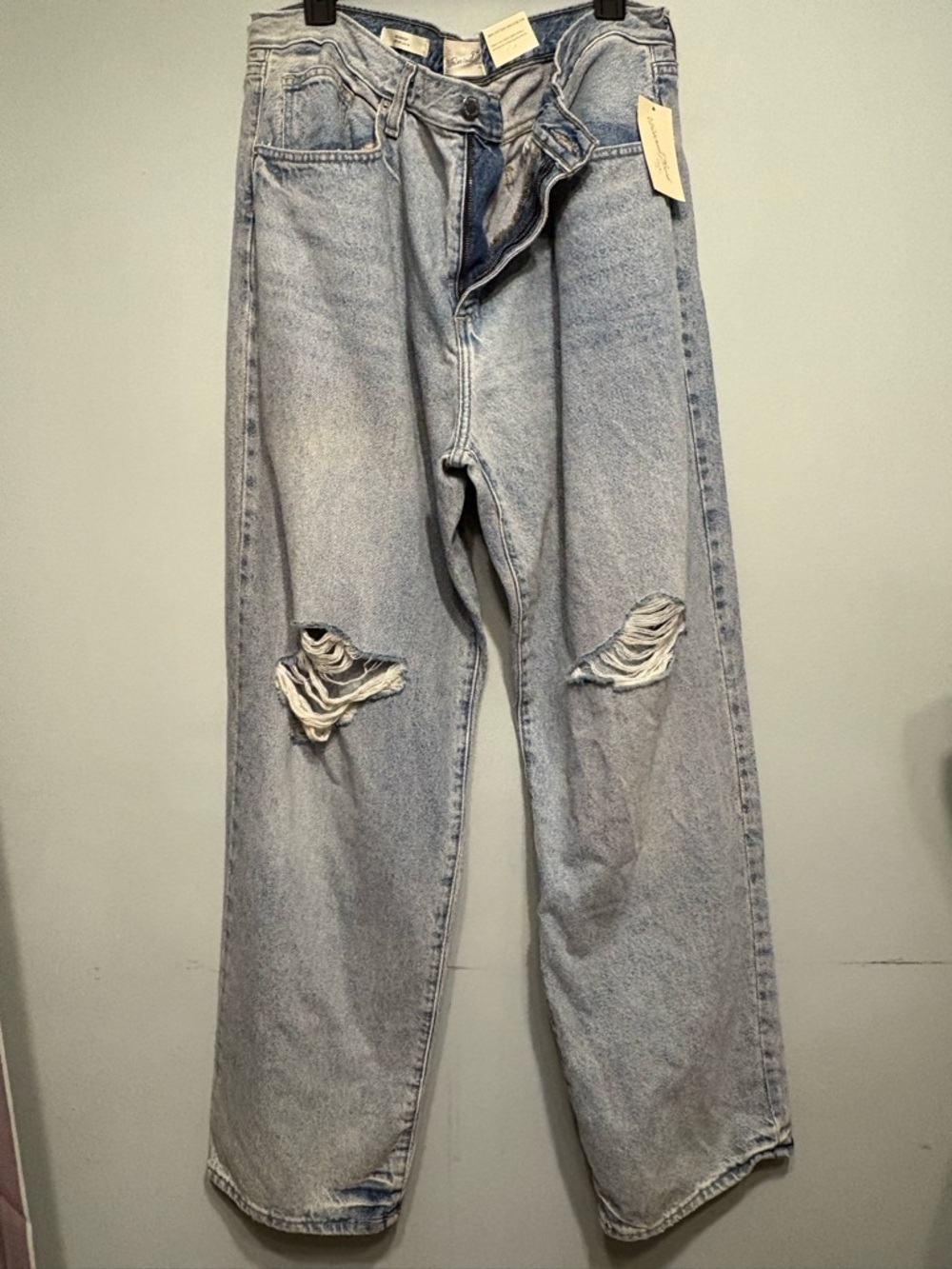 Universal Thread Light Blue Distressed Relaxed Straight Jeans